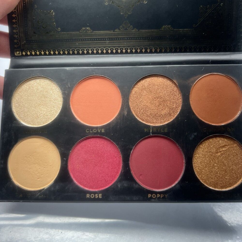 Ace Beauté Grandiose Eyeshadow palette